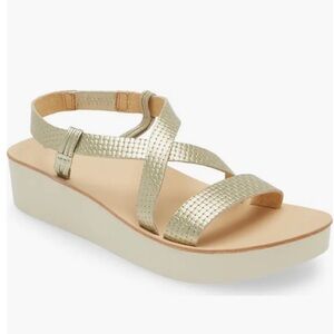 NWT! OluKai Onohi Strappy Platform Sandal in Bubbly/ White Sand sz 6